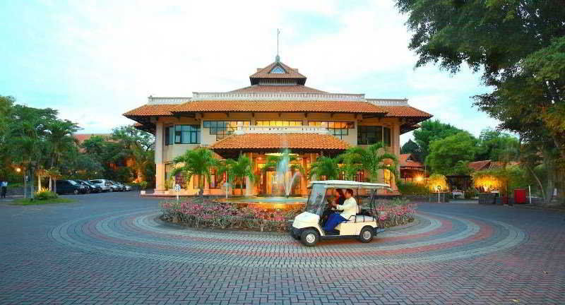 Equator Hotell Surabaya Eksteriør bilde
